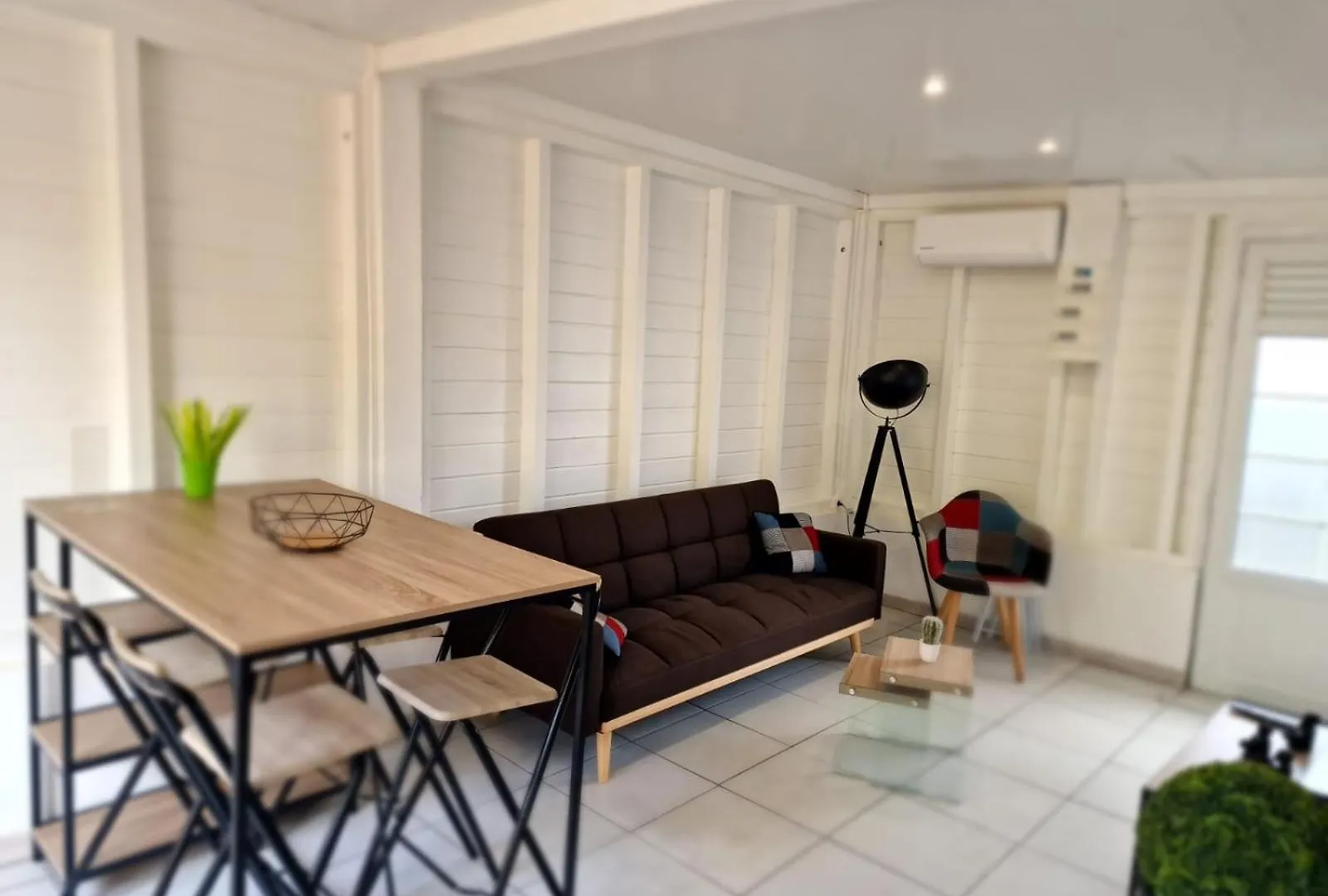 La Suite Aux Hibiscus Le Lamentin 0*,  Martinik